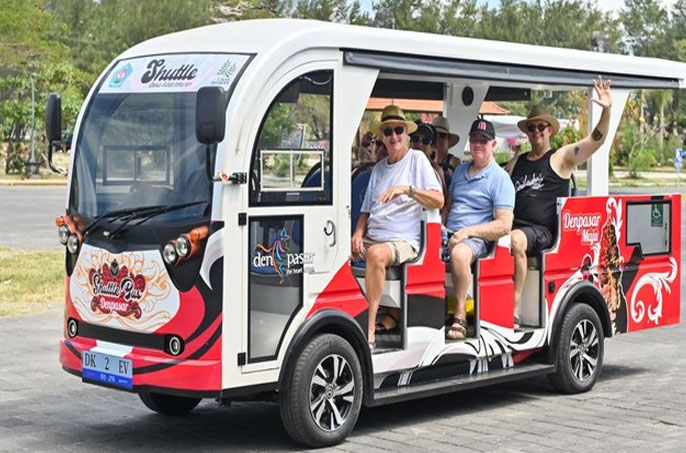 Percobaan Shuttle Bus Listrik di Sanur Mendapat Respons Positif